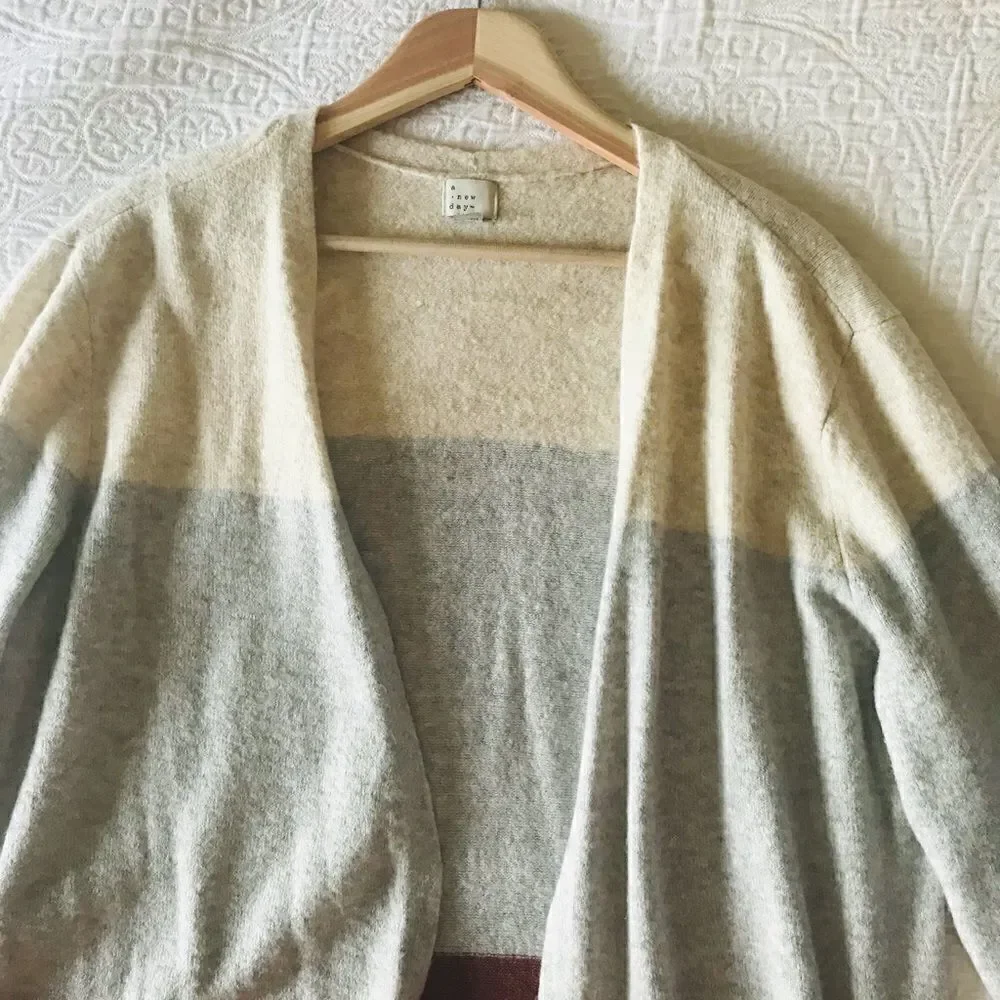 ~ Color Block Cardigan-XL - Picture 2 of 10